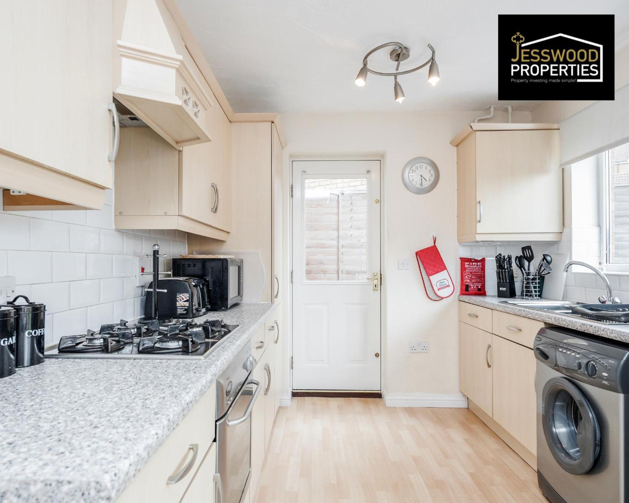 Spacious 3Br, 3Ba House By Jesswood Properties Short Lets For Contractors, With Free Parking Near M1 & Luton Airport Zewnętrze zdjęcie